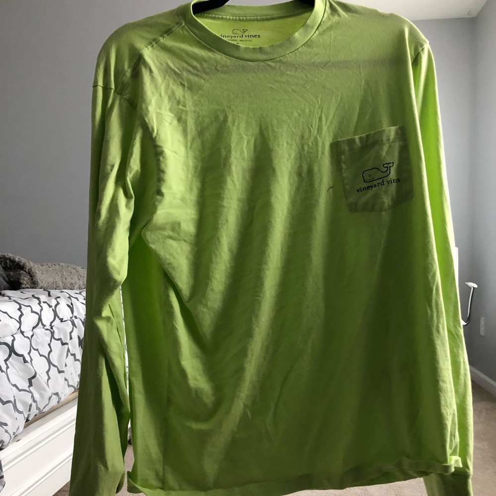 Vineyard vine shirt